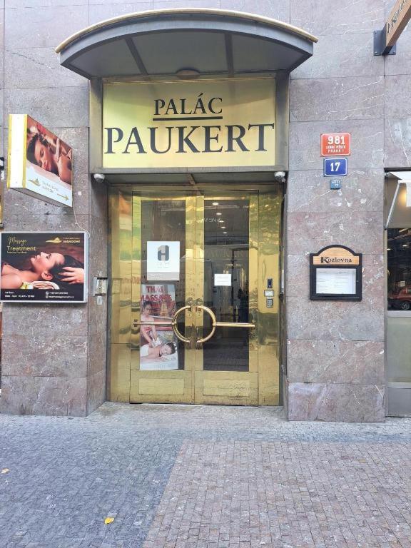 Enter City Center Прага Экстерьер фото